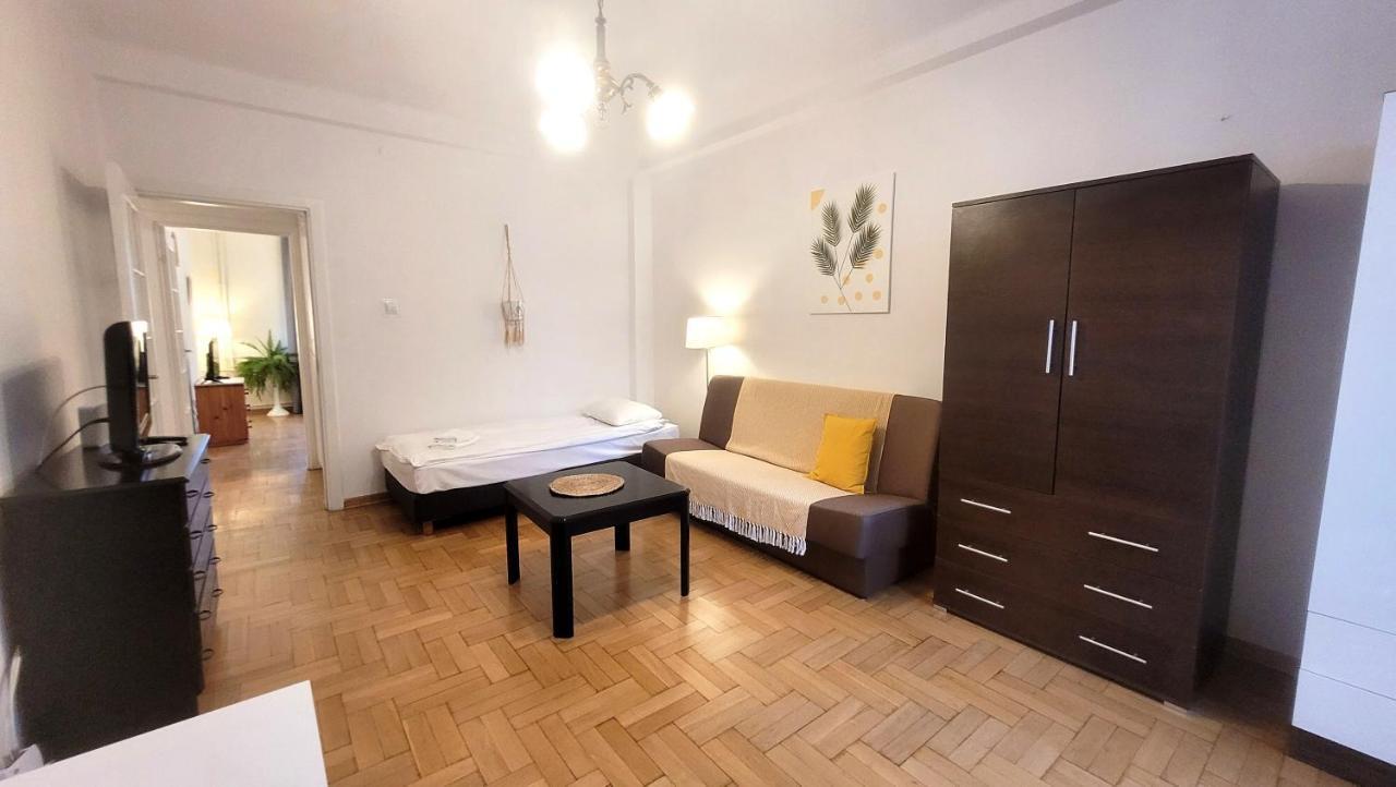 Happy Life - Apartment Next To Metro Station Warschau Exterior foto